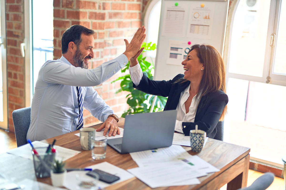 Experts-comptables et DAF externalisés FinanceCorp accompagnant un dirigeant de PME