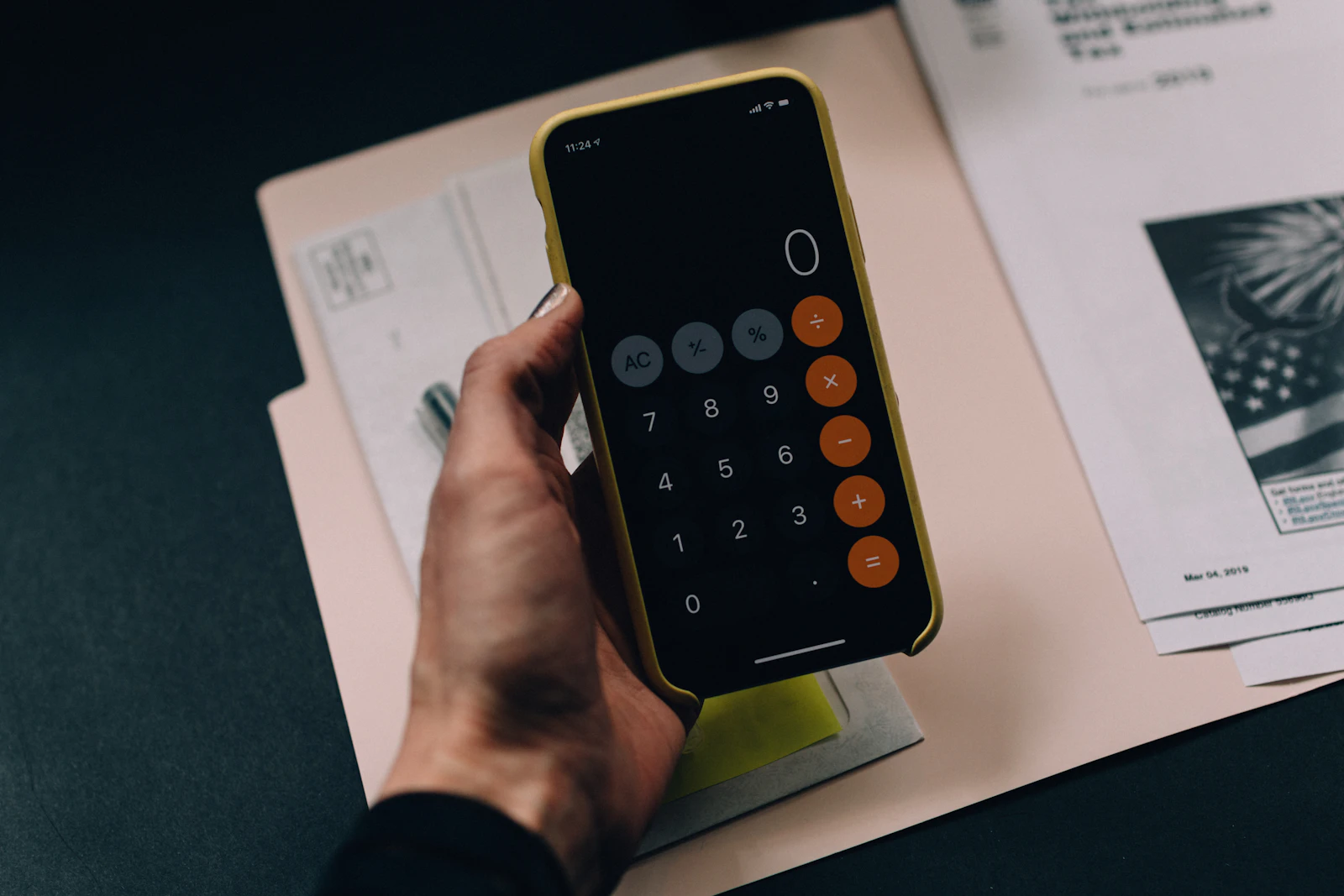 Analystes financiers FinanceCorp réalisant un diagnostic financier de PME